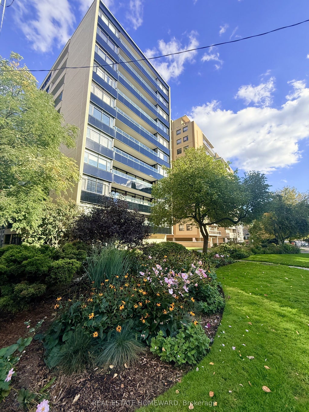 Photo of 575 Avenue Road #203, Toronto, ON M4V 2K2 (MLS # C13867238)