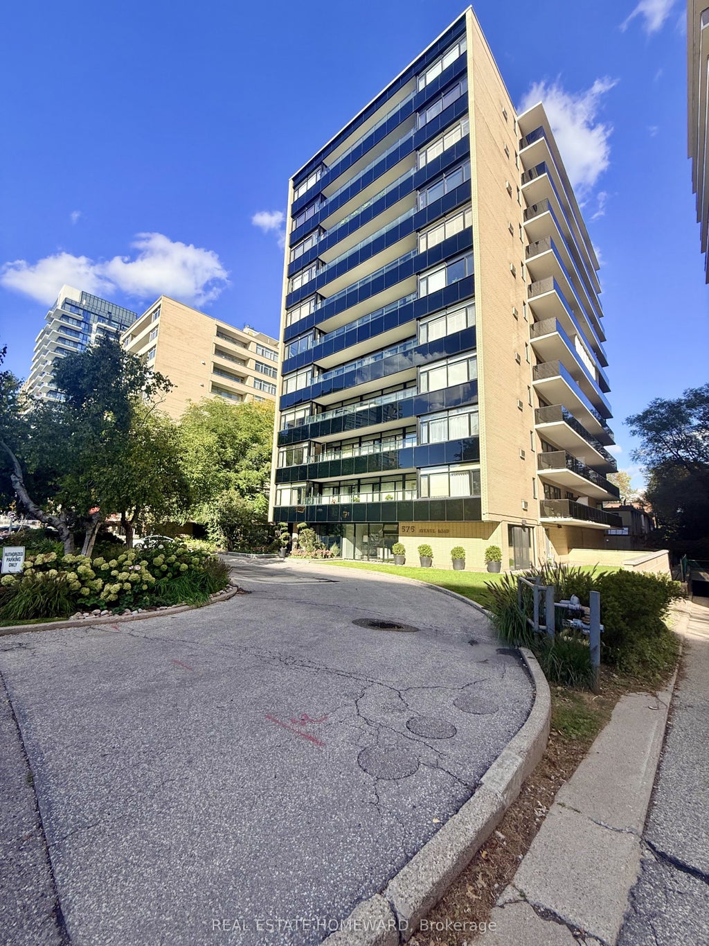 Photo of 575 Avenue Road #203, Toronto, ON M4V 2K2 (MLS # C13867238)