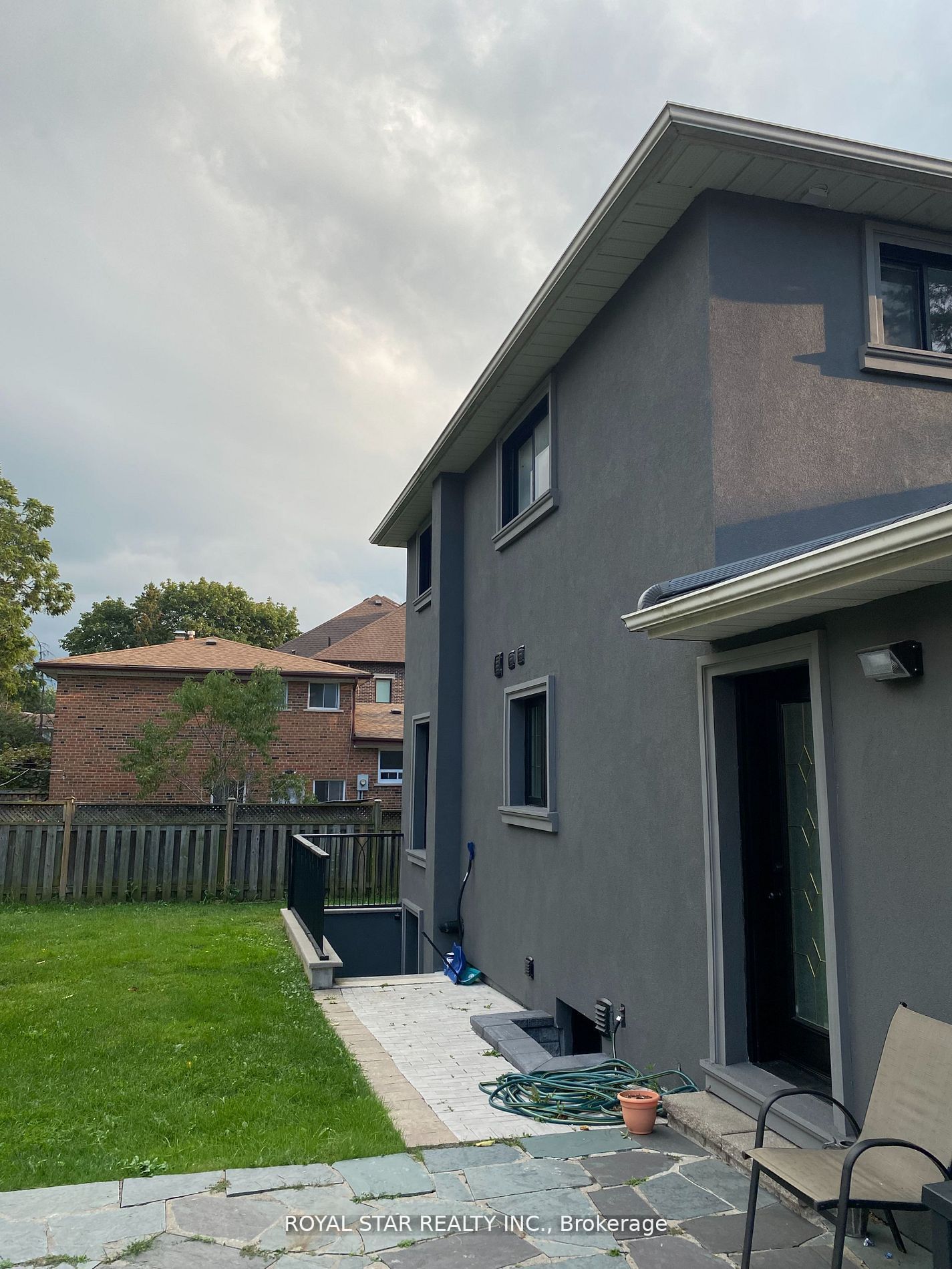 48 Sunnywood Crescent Bsmt