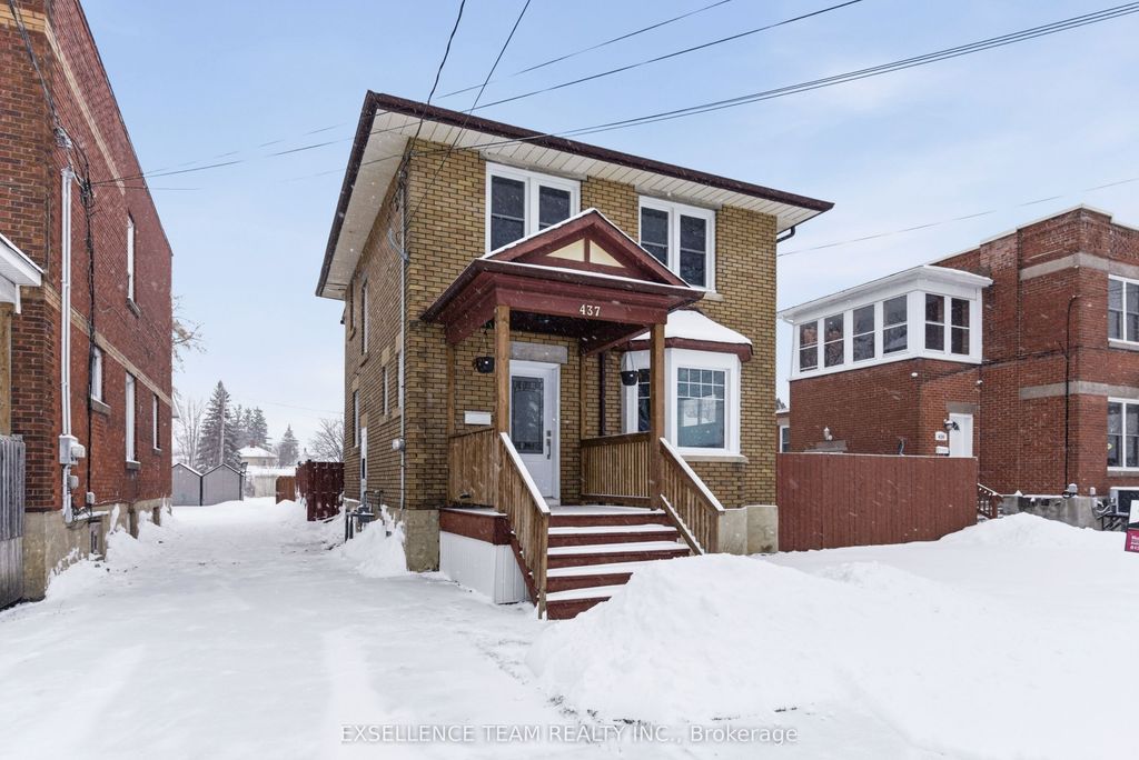Photo of 437 4th Street E, Cornwall, ON K6H 2J5 (MLS # X12491082)