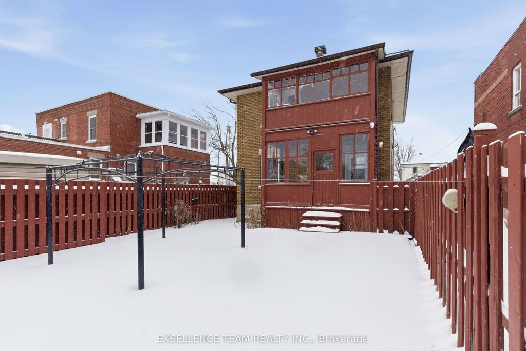Photo of 437 4th Street E, Cornwall, ON K6H 2J5 (MLS # X12491082)