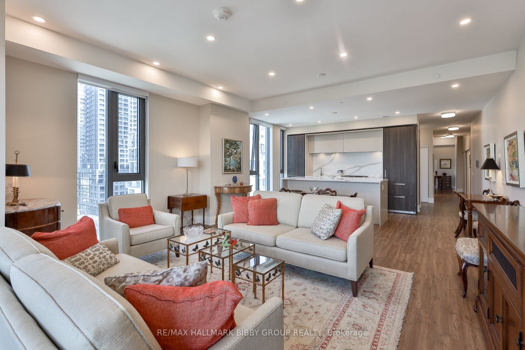 Photo of 1 Hillsdale Avenue W #902, Toronto, ON M4S 0E5 (MLS # C14007012)