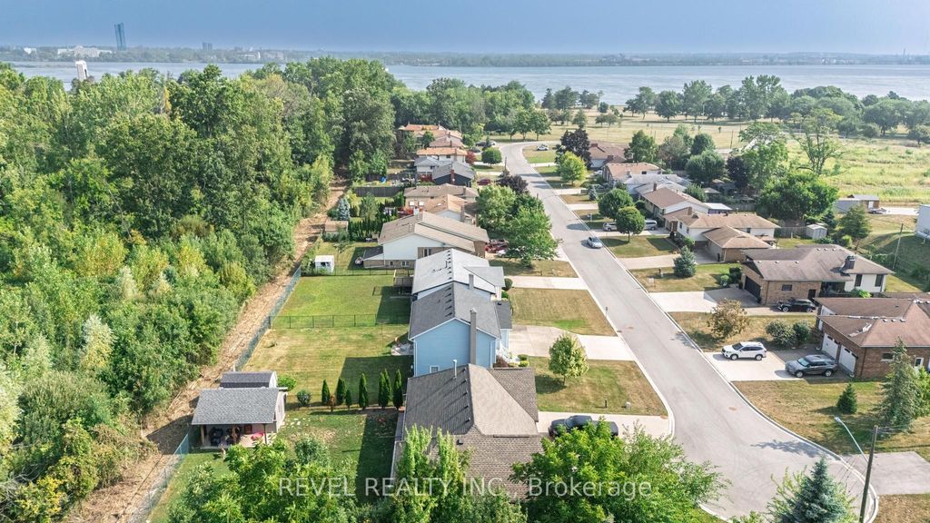 Photo of 3641 Rapids View Drive, Niagara Falls, ON L2G 7M8 (MLS # X13080726)
