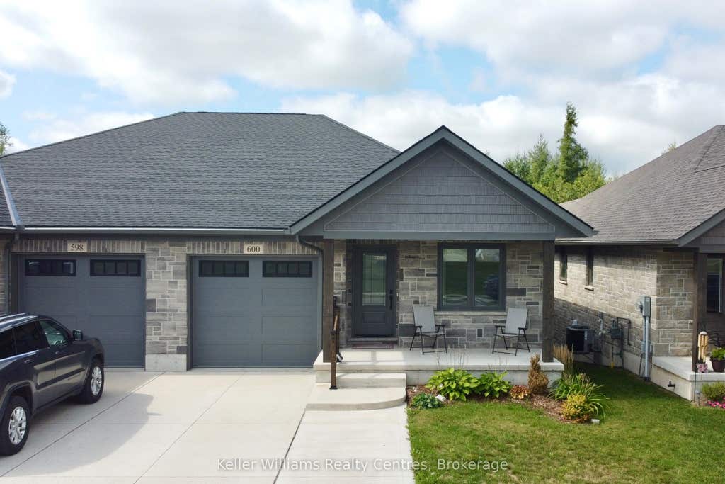 Photo of 600 25th Avenue, Hanover, ON N4N 0C3 (MLS # X13711450)