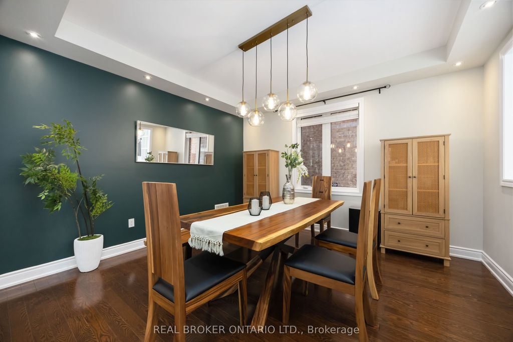 Photo of 40 Mack Clement Lane, Richmond Hill, ON L4S 0G2 (MLS # N12993038)