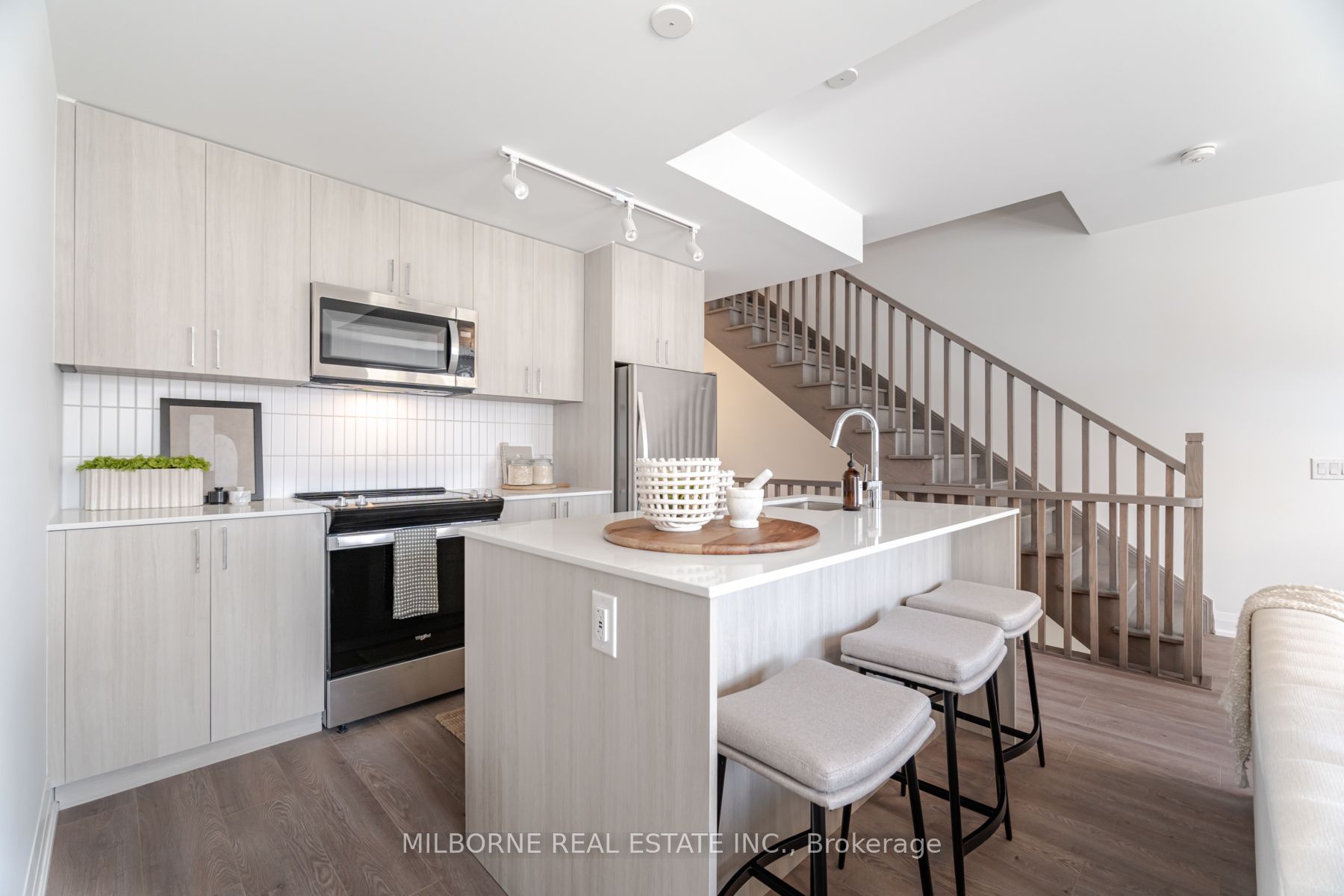 272 Ironside Drive N