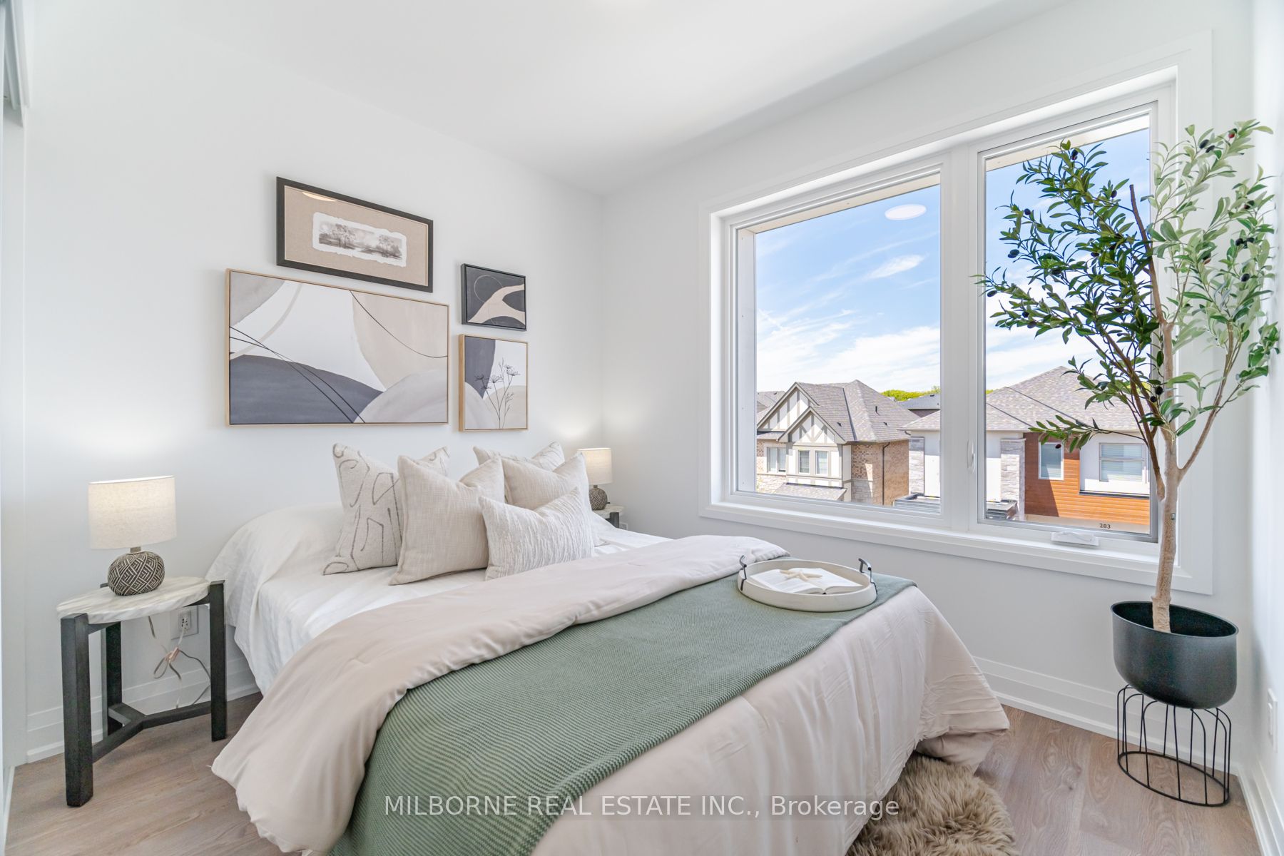 272 Ironside Drive N