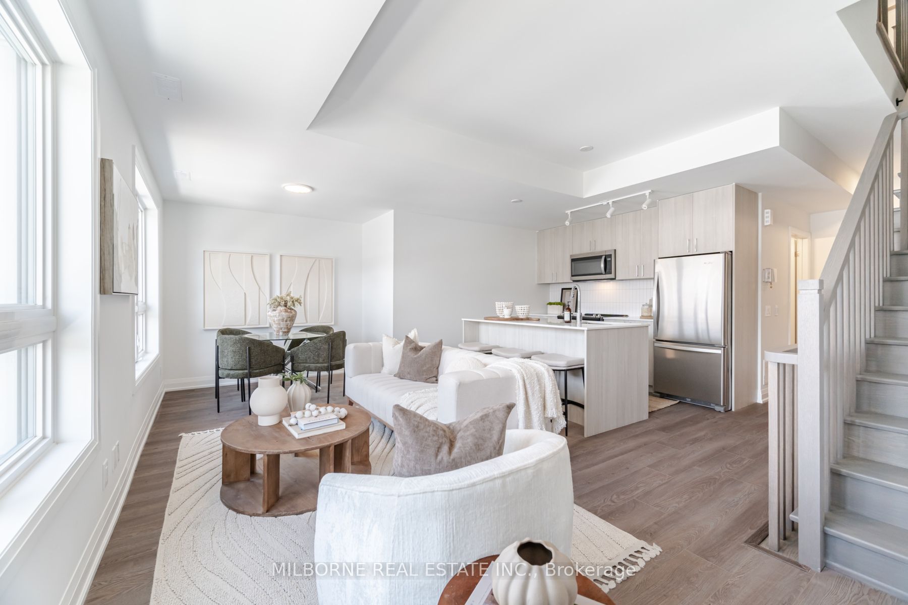 272 Ironside Drive N