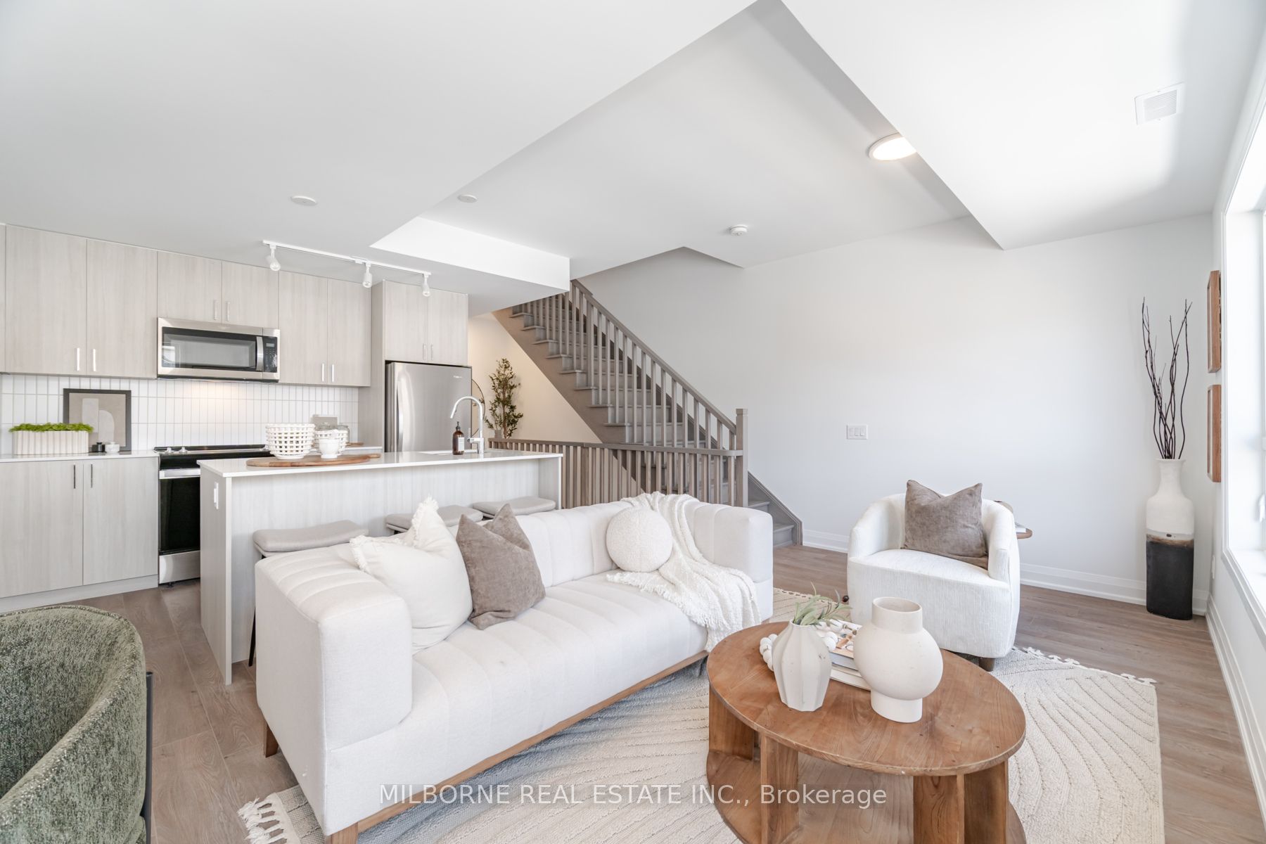 272 Ironside Drive N