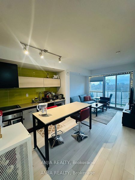 20 Thomas Riley Road 903