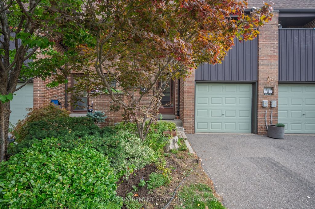 Photo of 111 Maple Branch Path, Toronto, ON M9P 3R9 (MLS # W12465538)