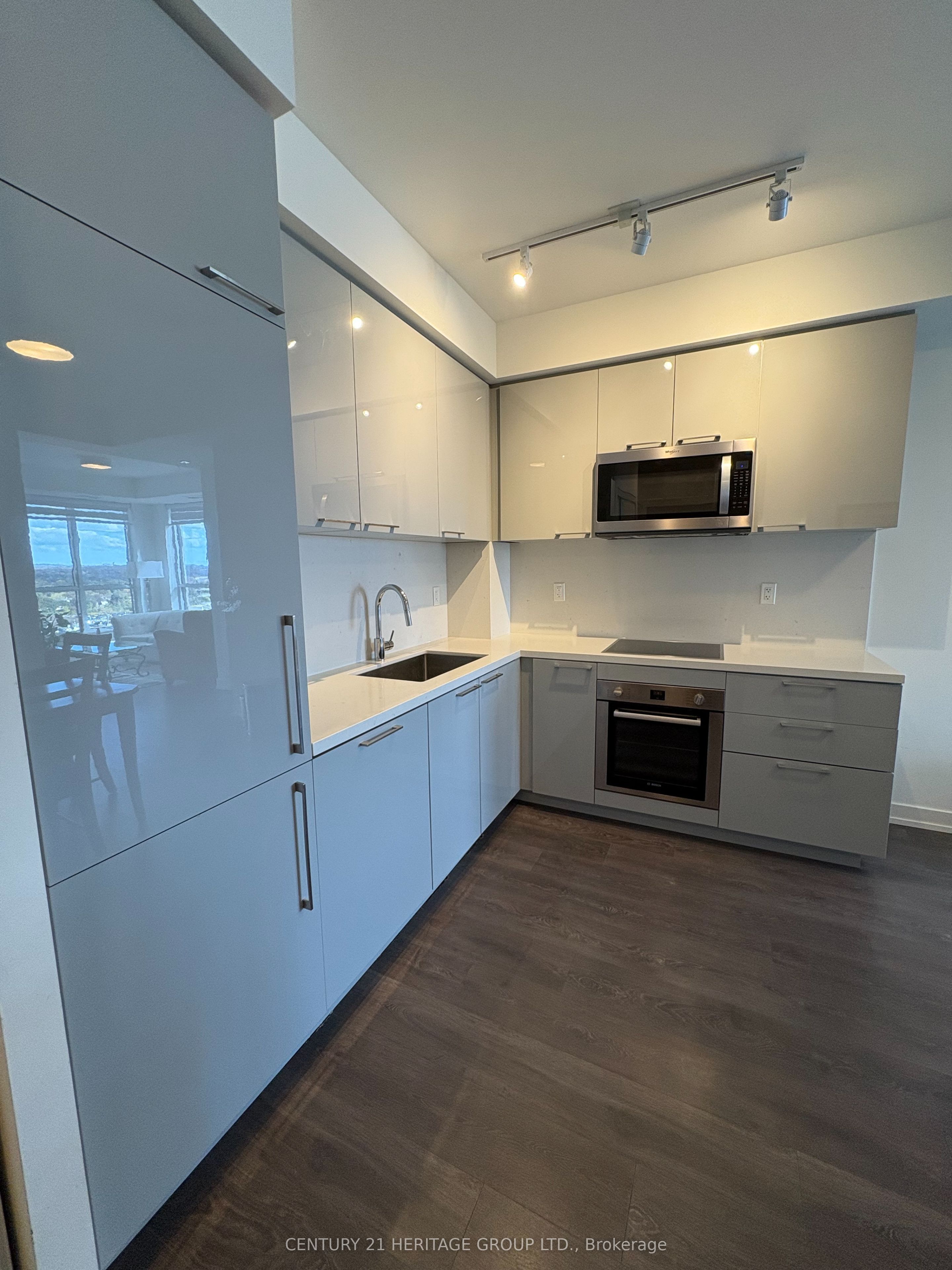1 Grandview Avenue 1002
