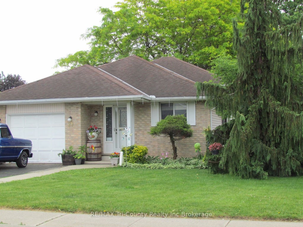 Photo of 29 Beckett Boulevard, Tillsonburg, ON N4G 5N1 (MLS # X14015044)