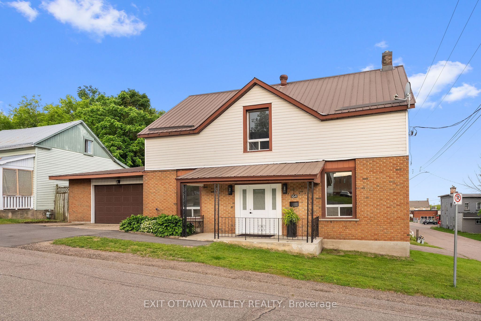 164 Maple Avenue - Photo 2