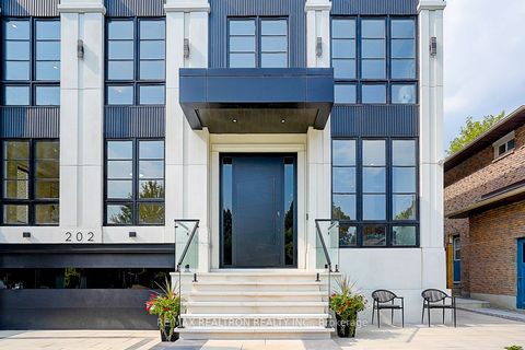 202 Carlton Road Markham ON L3R 3L8