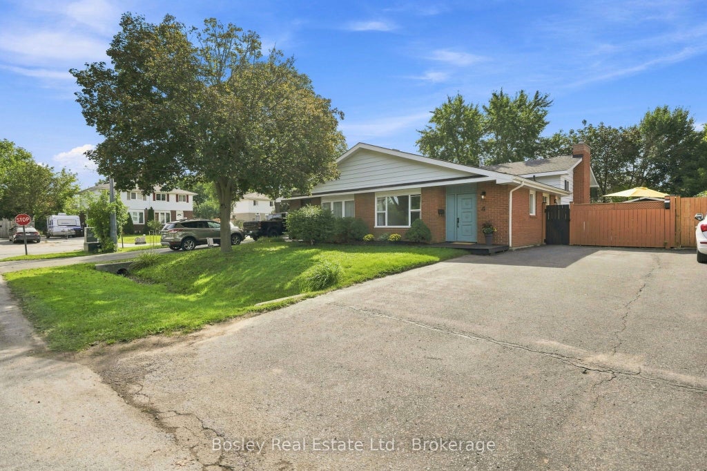 Photo of 4 Griffin Road, Collingwood, ON L9Y 4B8 (MLS # S13767662)