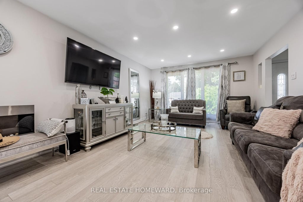 Photo of 259 Windsor Street, Oshawa, ON L1H 6G5 (MLS # E13885916)