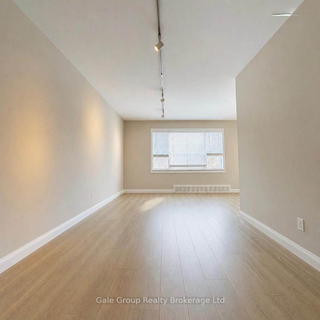 25 Paisley Boulevard E Unit-6