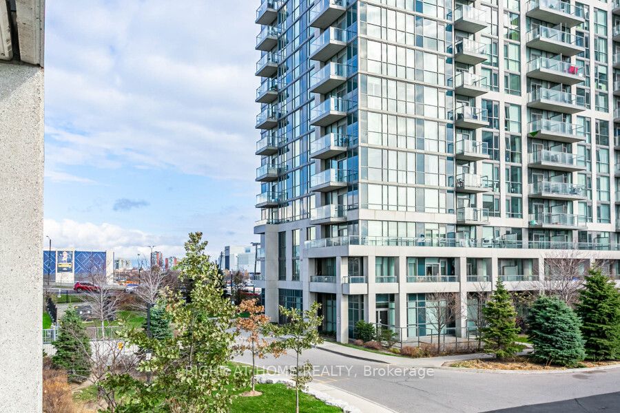 349 Rathburn Road W 210