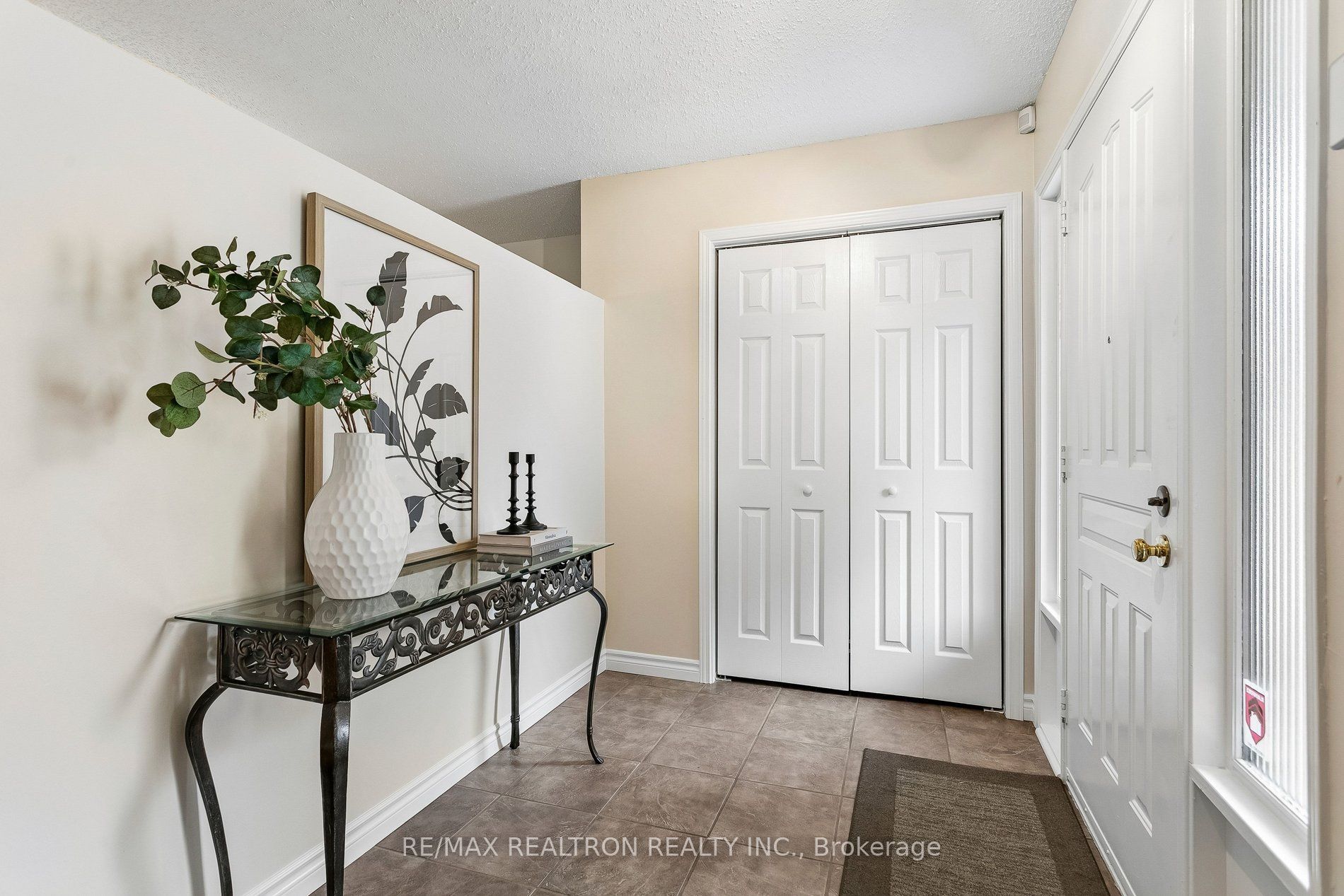 2537 Addingham Crescent
