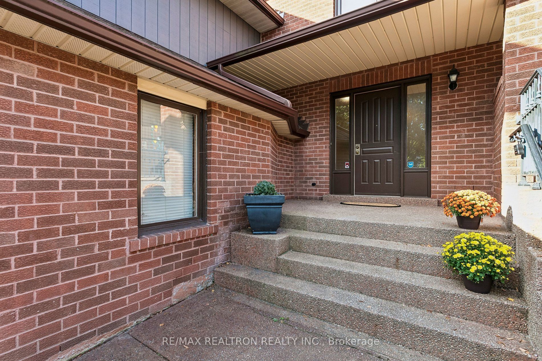 2537 Addingham Crescent
