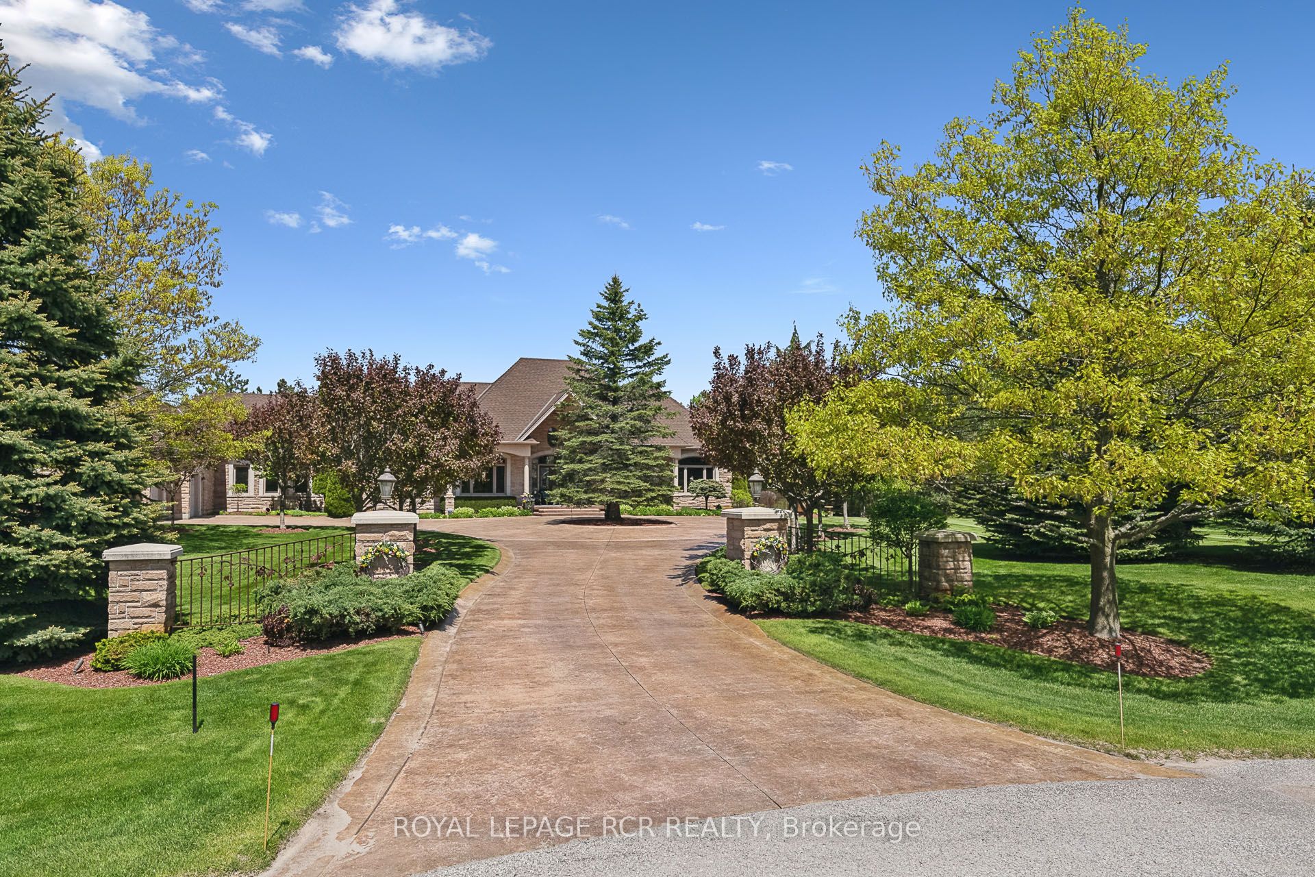 7 Sugarbush Lane
