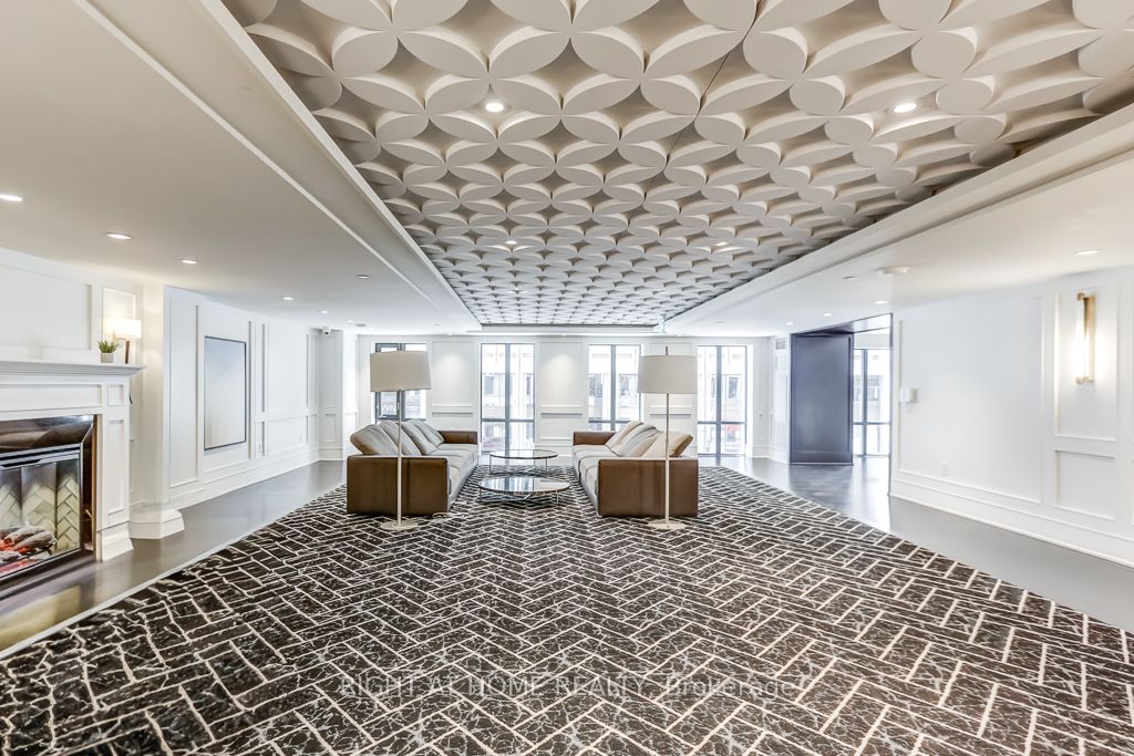 955 Bay Street 210