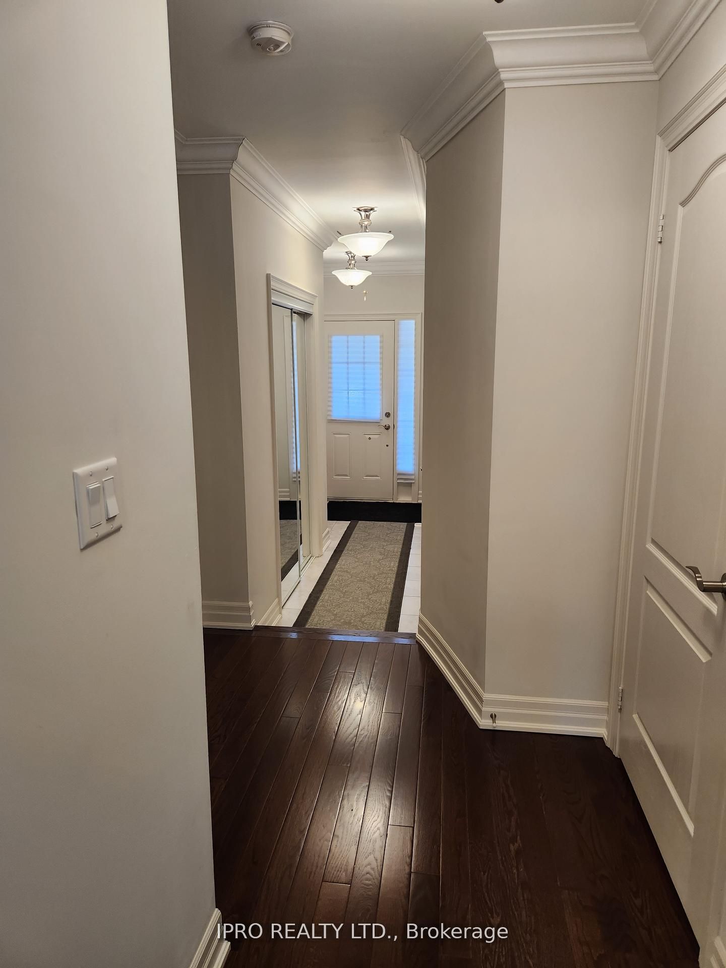 1137 Haig Boulevard 6