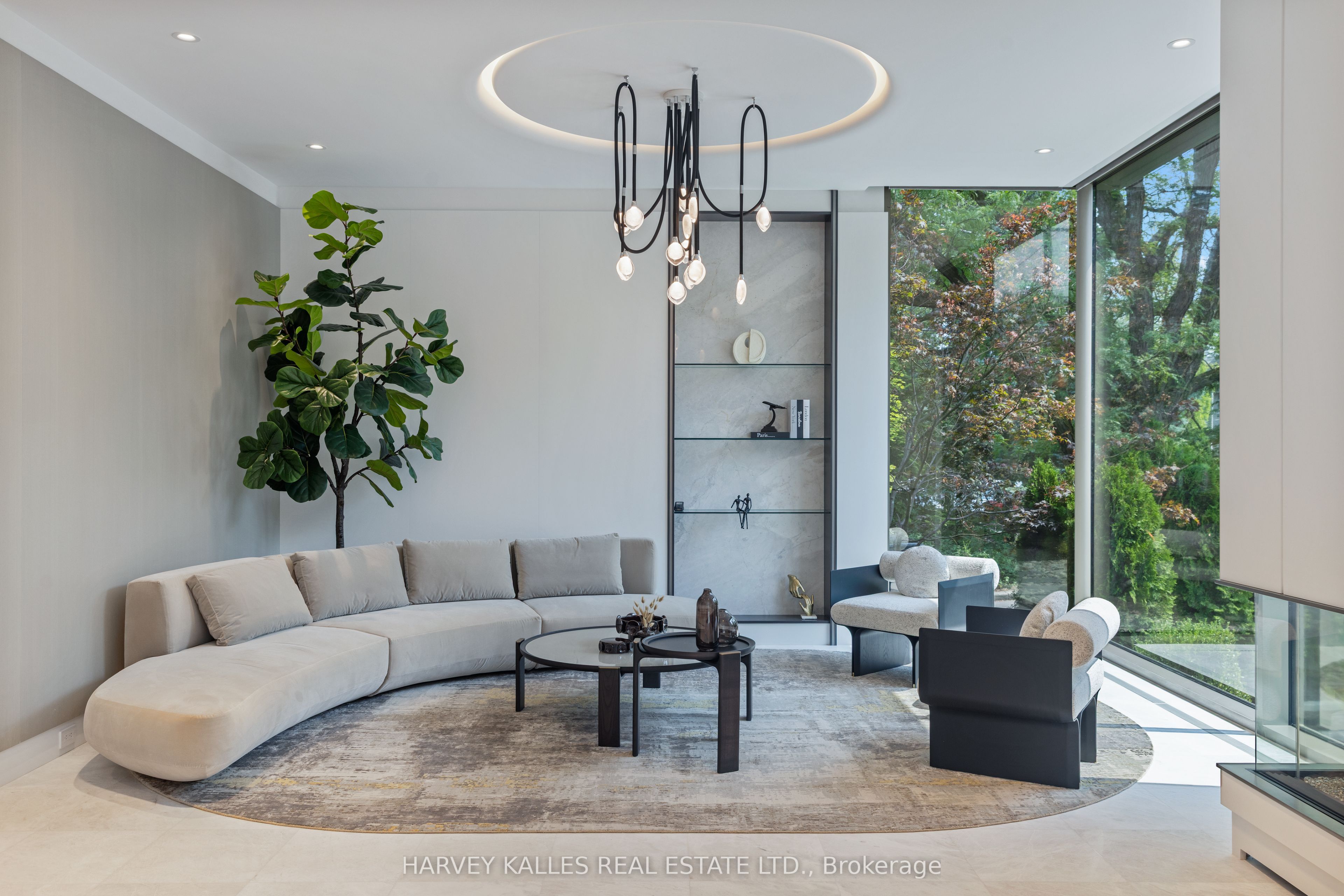 211 Dunvegan Road