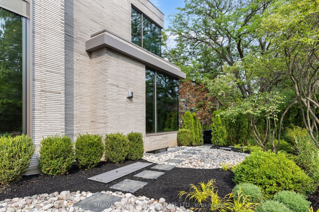 Photo of 211 Dunvegan Road, Toronto, ON M5P 2P3 (MLS # C12424722)