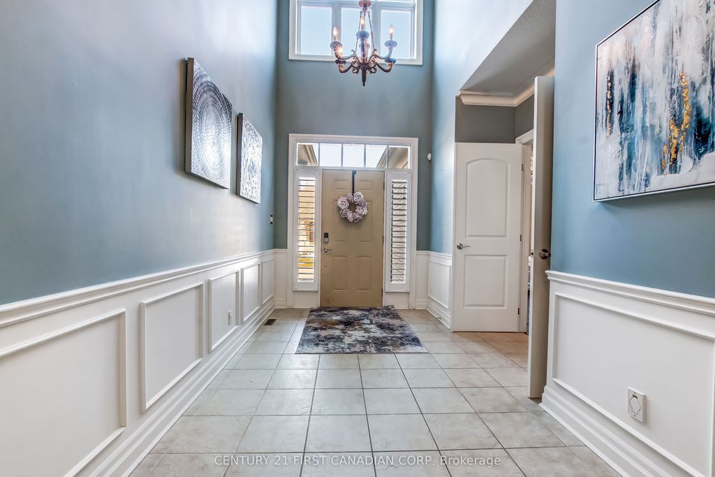 Photo of 2014 Valleyrun Boulevard #4, London North, ON N6G 5M8 (MLS # X12829480)