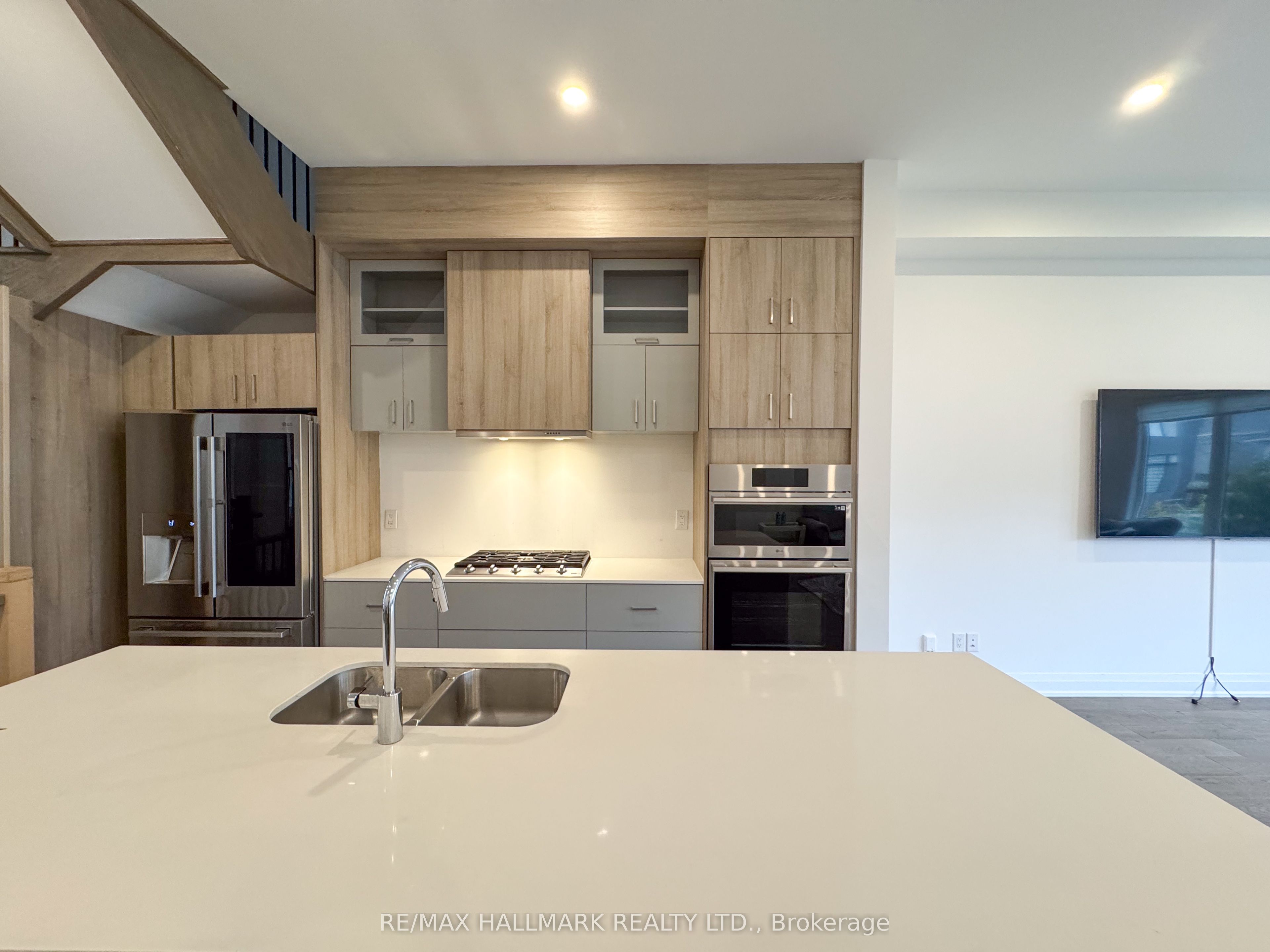 22 Direzze Court Main + Upper