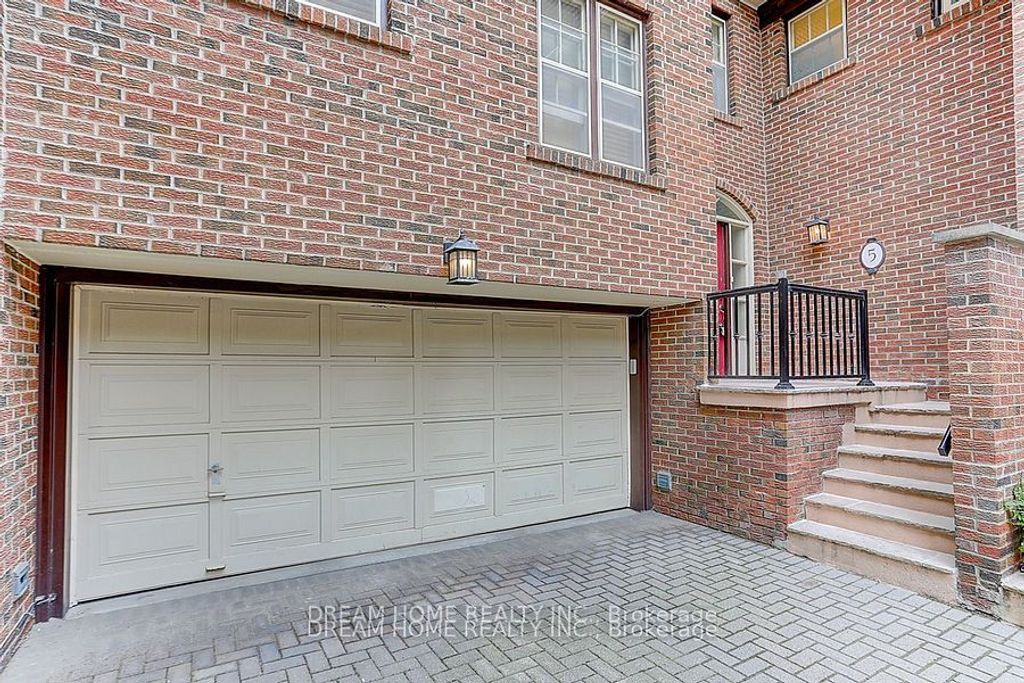 Photo of 5 Scotch Elmway Avenue, Toronto, ON M4N 3N4 (MLS # C13465516)