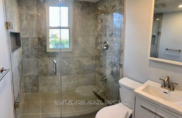 442 Broadway Avenue #Upper