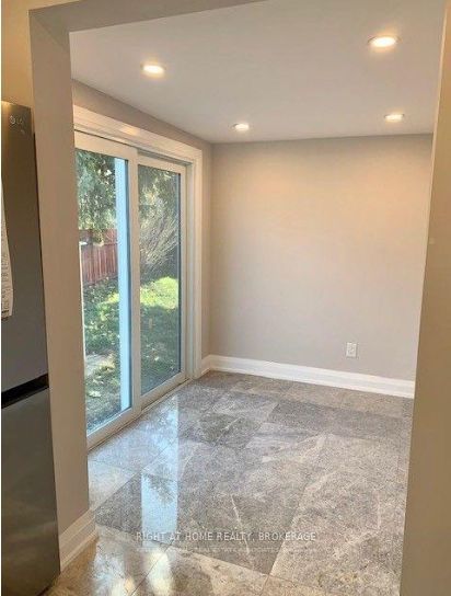 442 Broadway Avenue #Upper