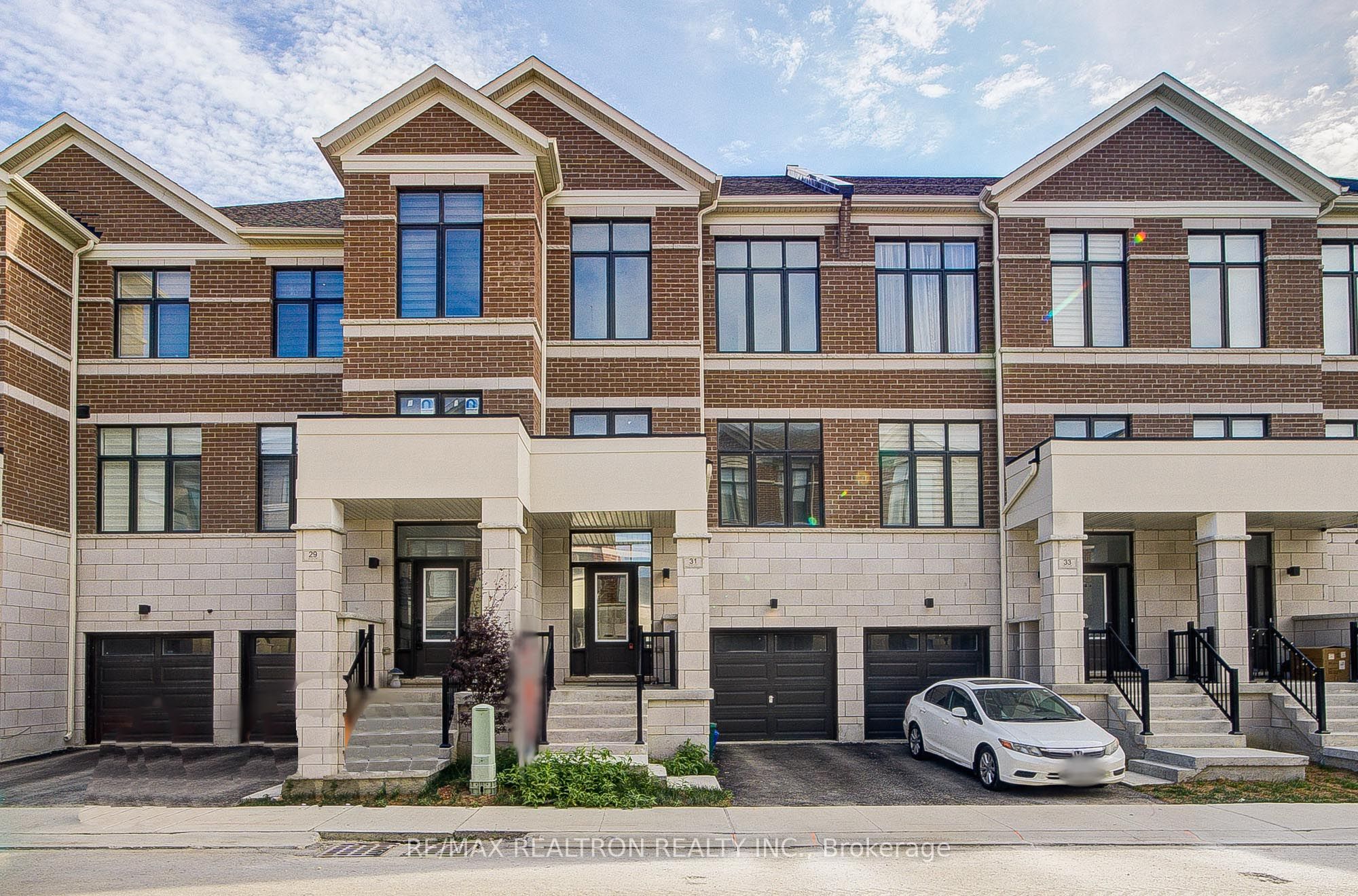Photo 1 of 48 — 31 Millman Lane, Richmond Hill, ON L4S 0P8
