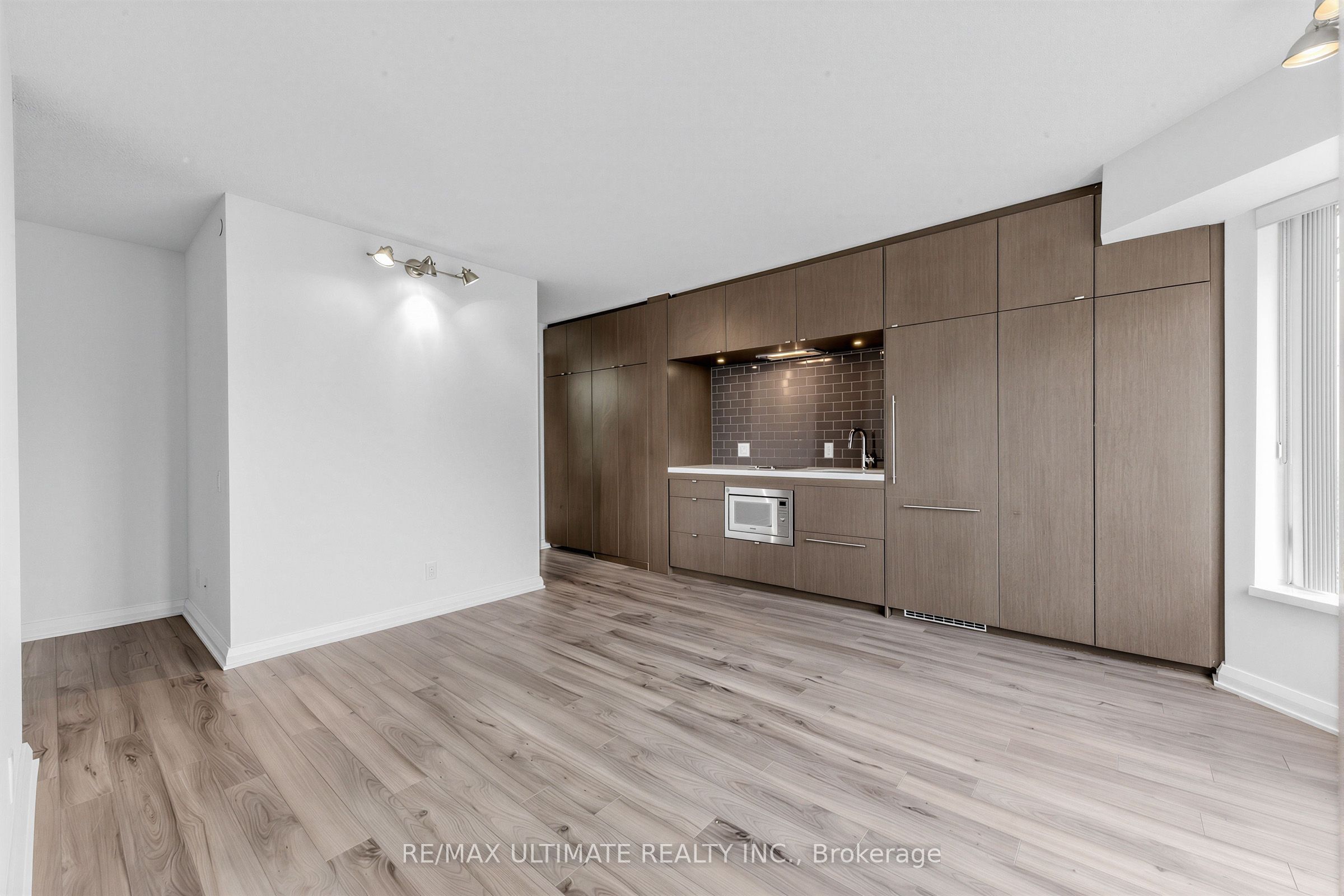 155 Yorkville Avenue 1607
