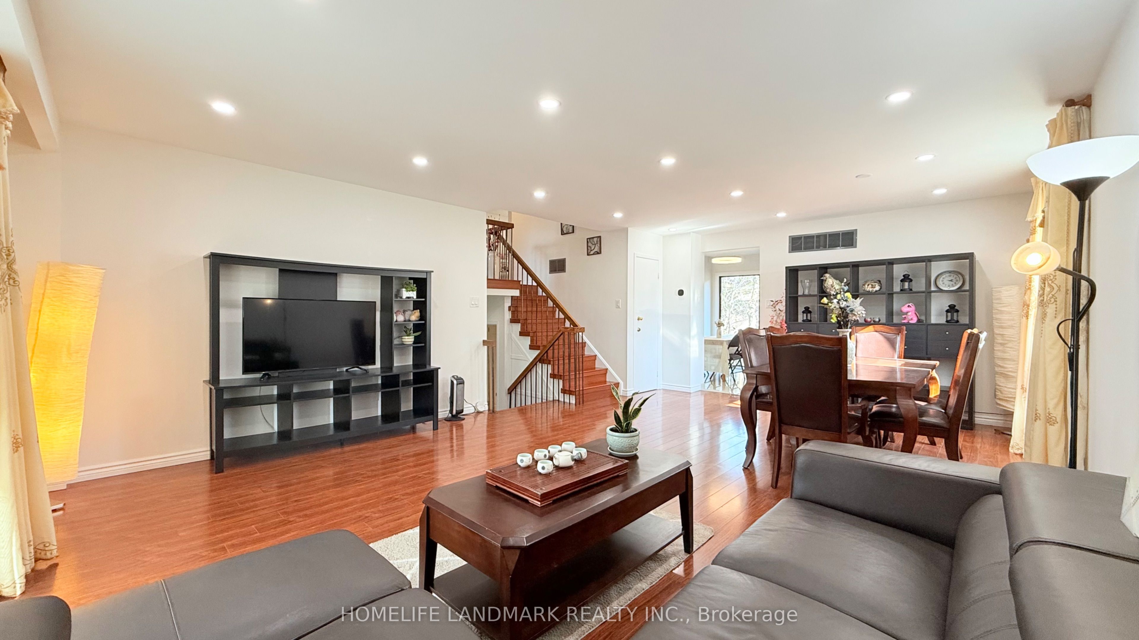1 Alexmuir Boulevard