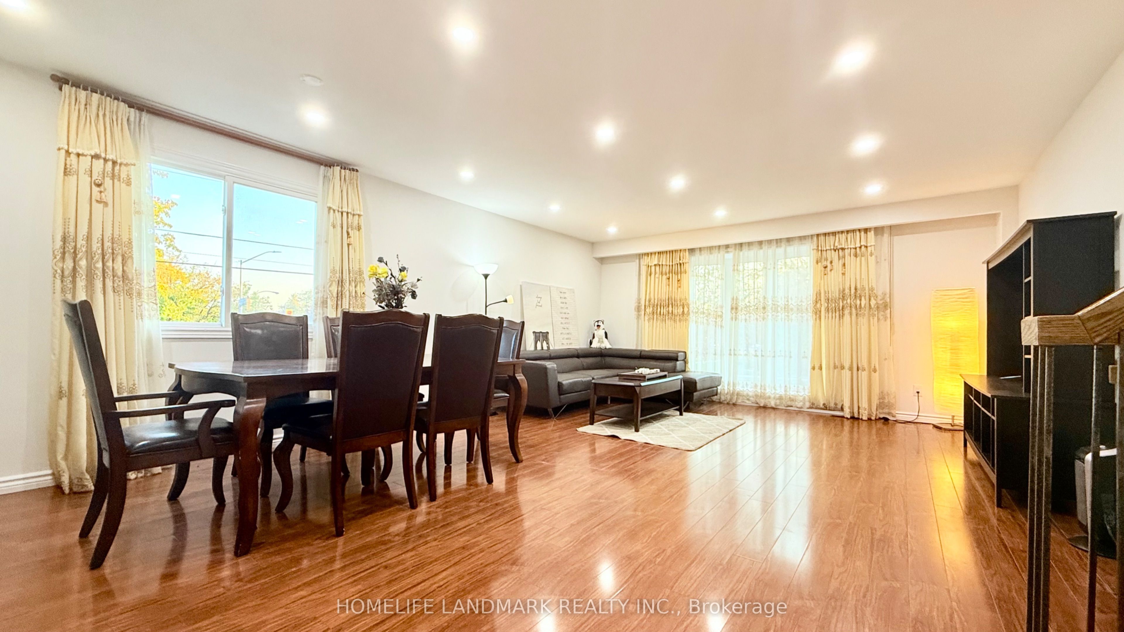 1 Alexmuir Boulevard