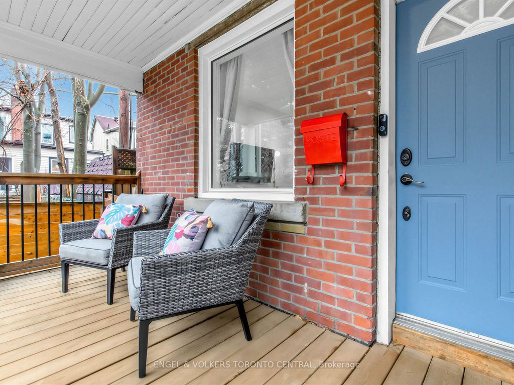 Photo of 4 Felstead Avenue, Toronto, ON M4J 1G2 (MLS # E12914978)