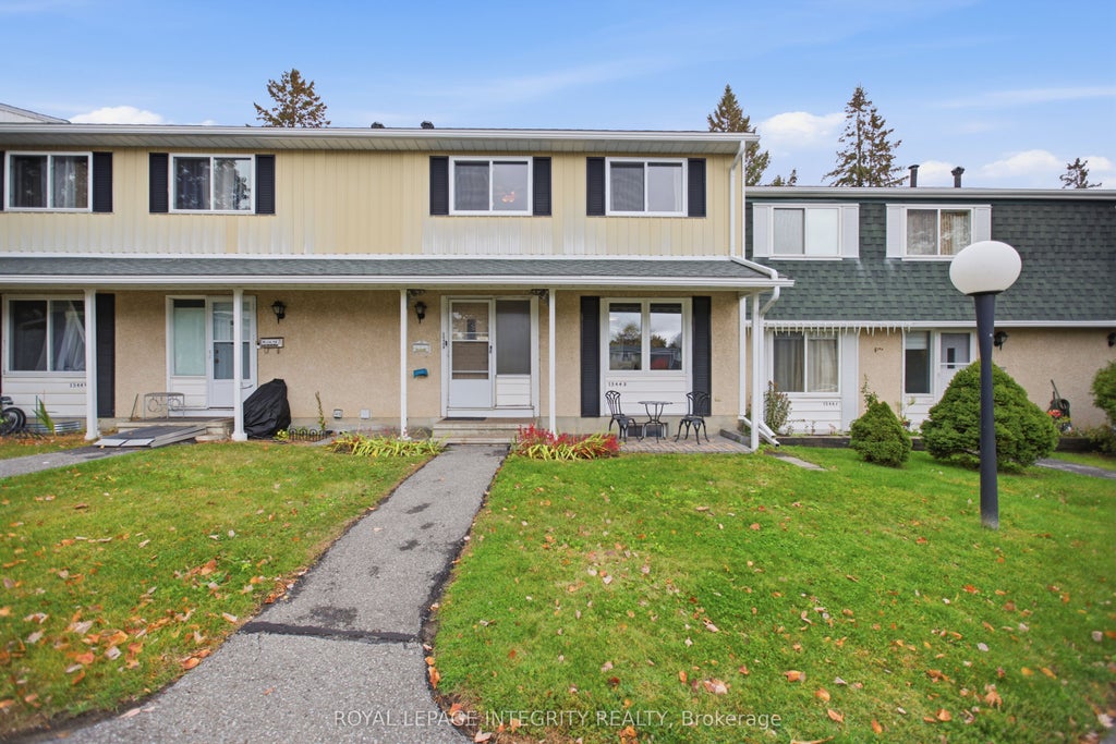 Photo of 1544D Beaverpond Drive, Cyrville - Carson Grove - Pineview, ON K1B 3R9 (MLS # X14089790)