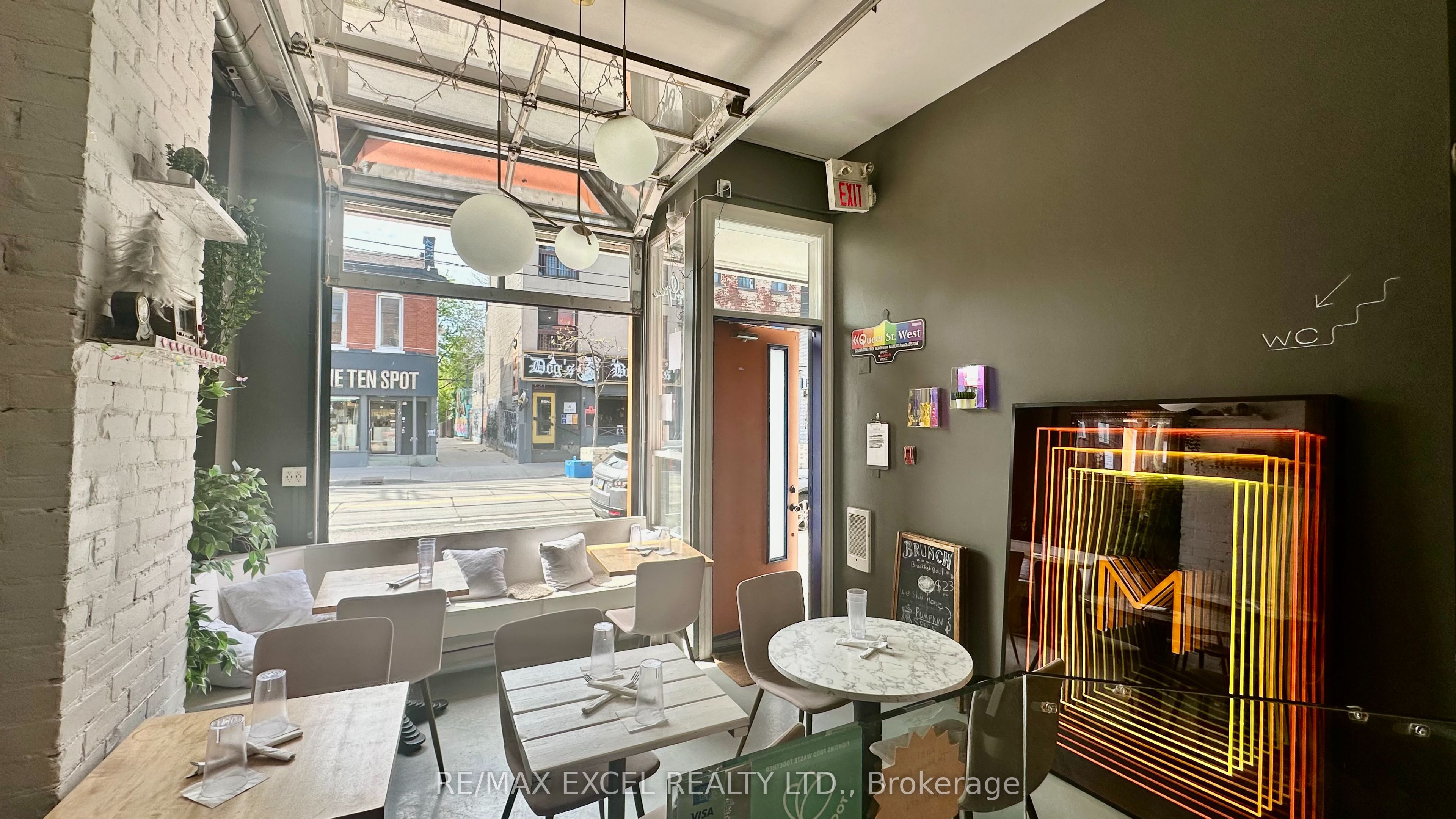 676 Queen Street W