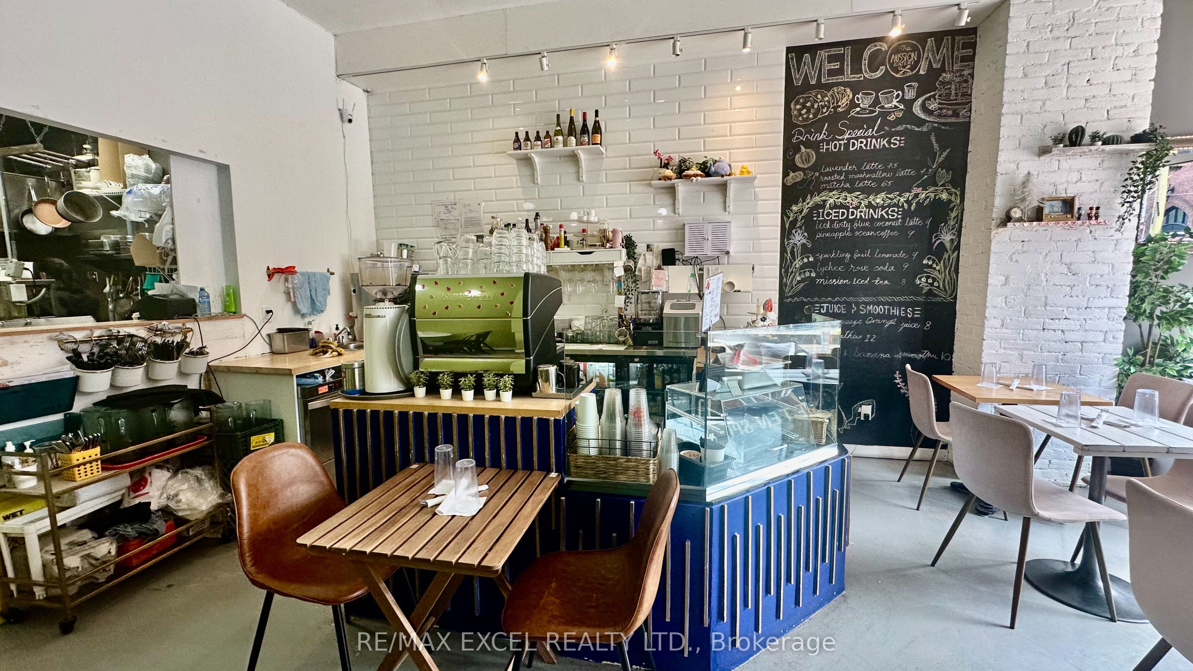 676 Queen Street W