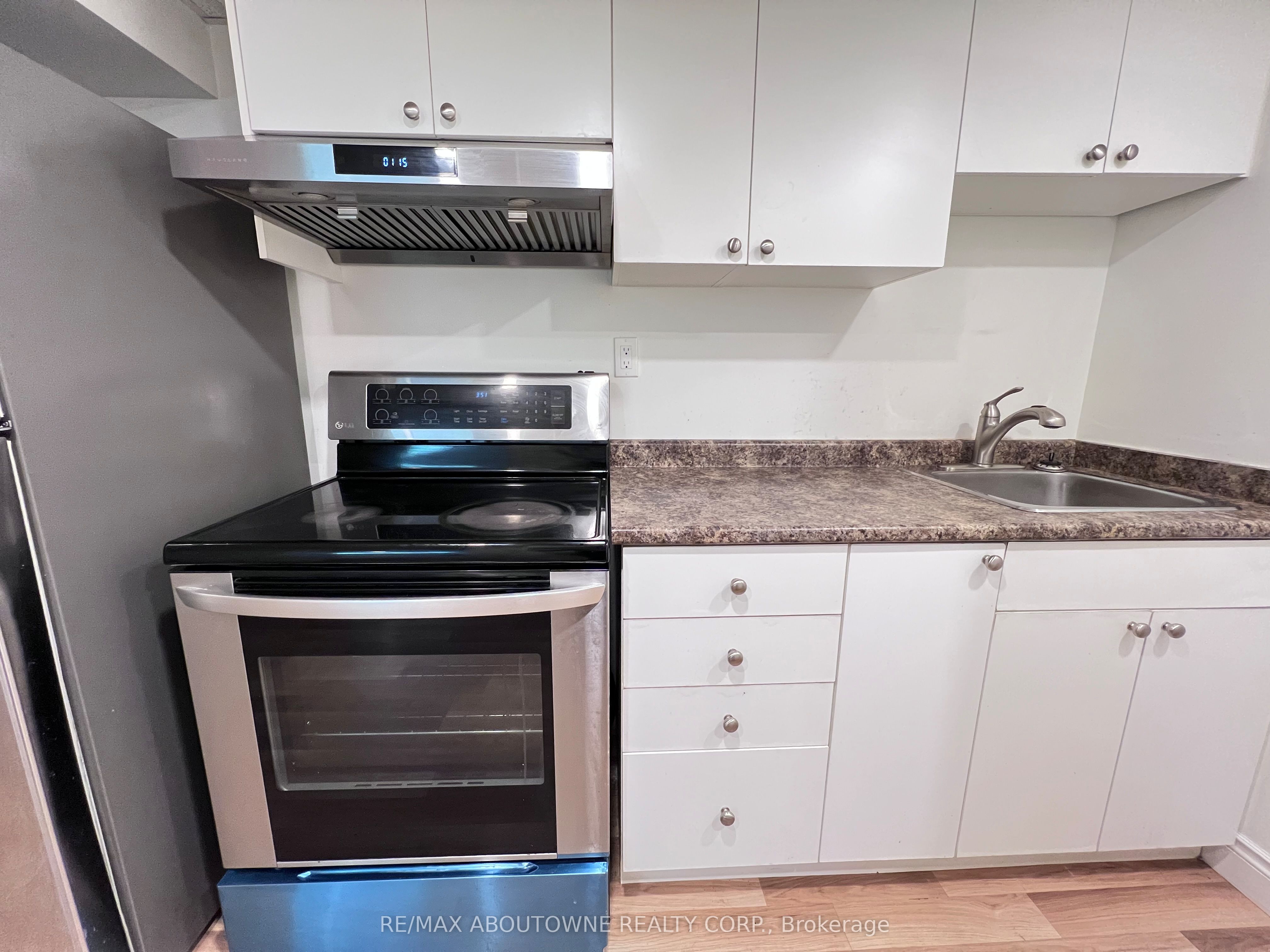242 Kings Court Crescent Unit 2