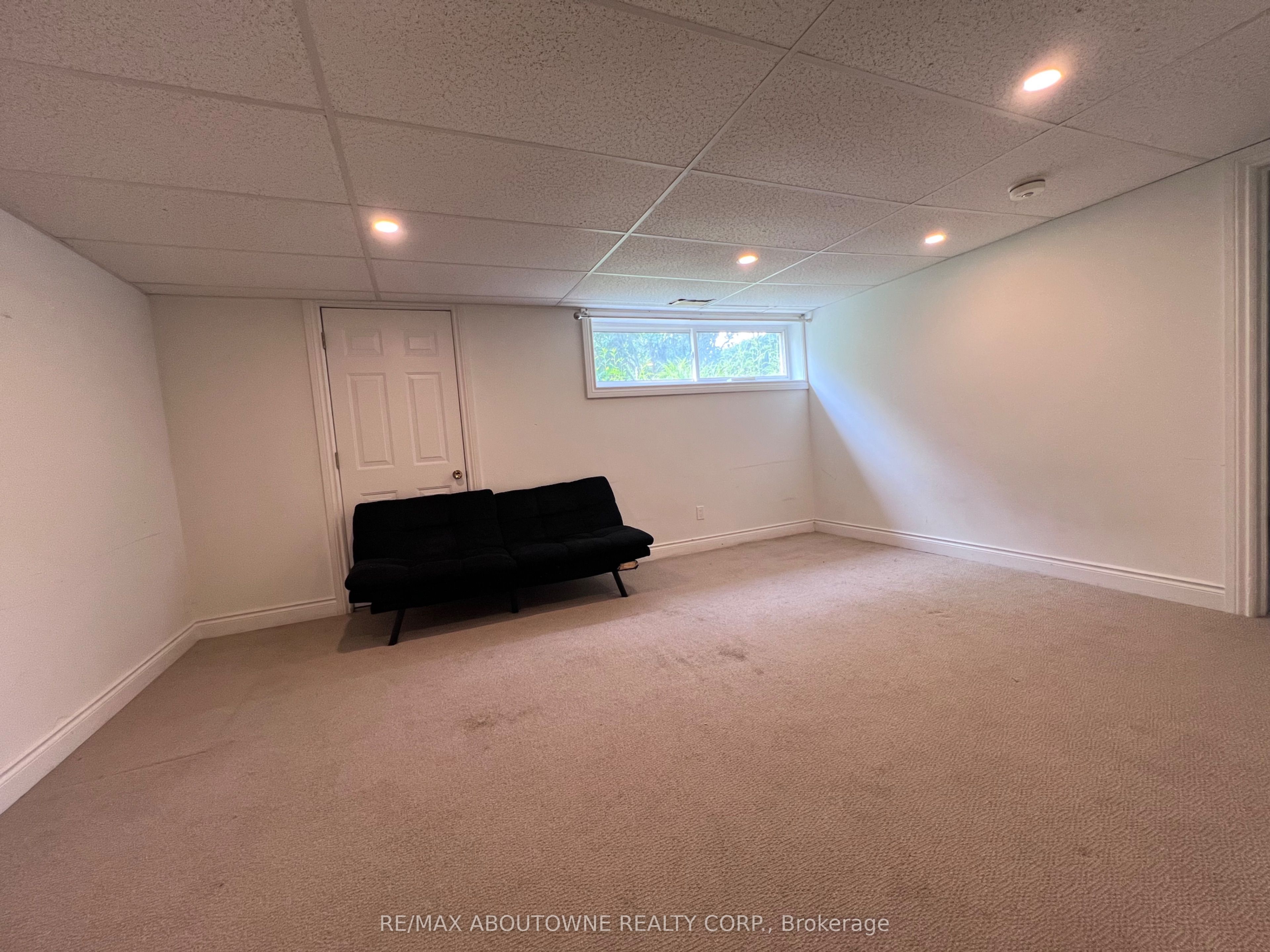 242 Kings Court Crescent Unit 2