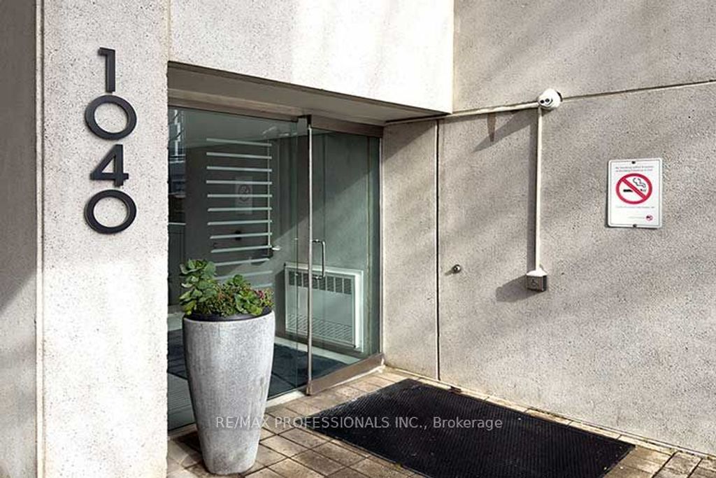 Photo of 1040 The Queensway Avenue #419, Toronto, ON M8Z 0A7 (MLS # W12538618)