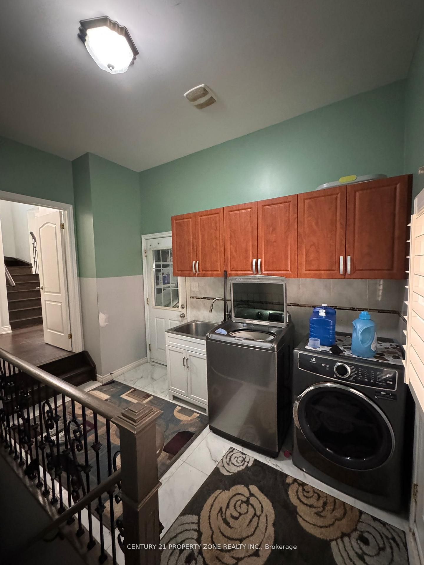 33 Gamson Crescent Room B