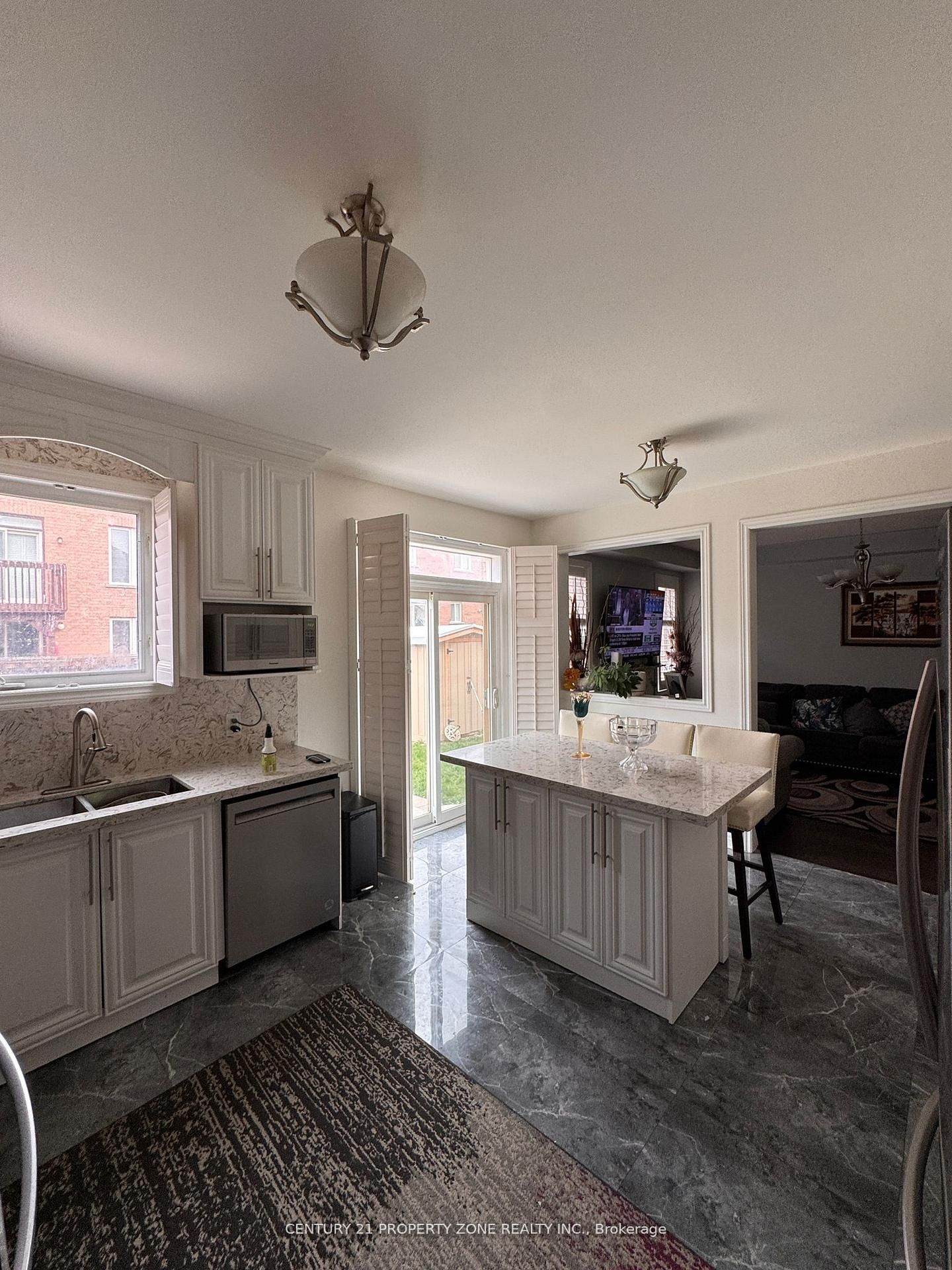 33 Gamson Crescent Room B