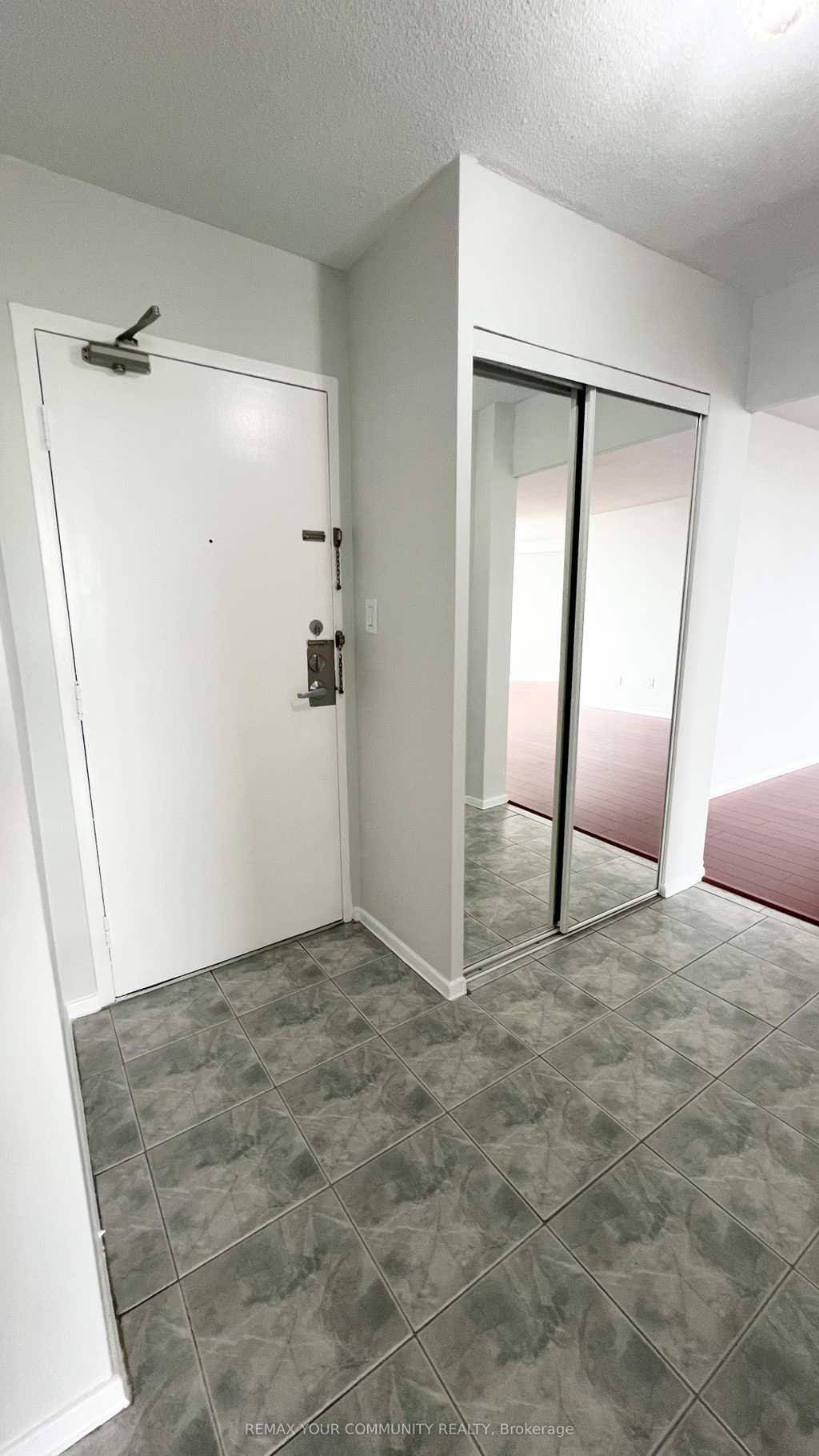 Photo of 5 Shady Golfway #1606, Toronto, ON M3C 3A5 (MLS # C13536148)