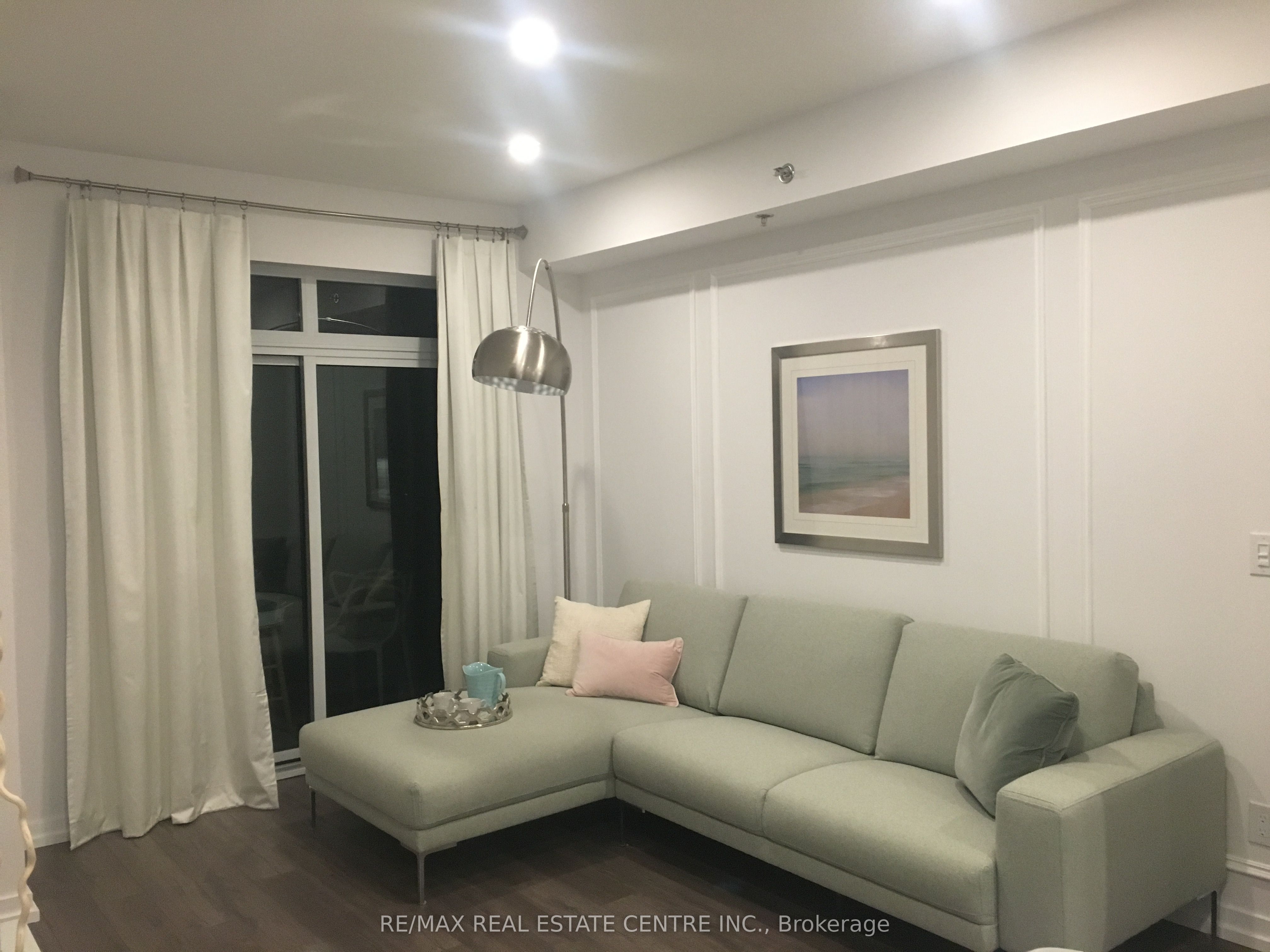 2490 Old Bronte Road 402
